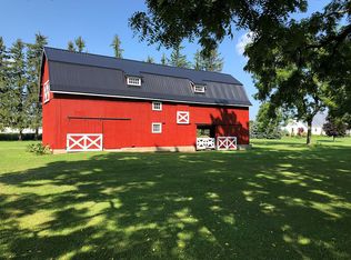 8708 W Bergen Rd, Le Roy, NY 14482