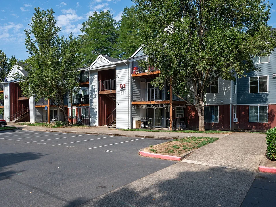 Woodridge Apartments