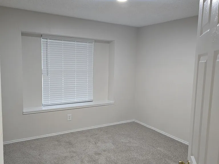 6609 Pecanwood Dr — Photo 5