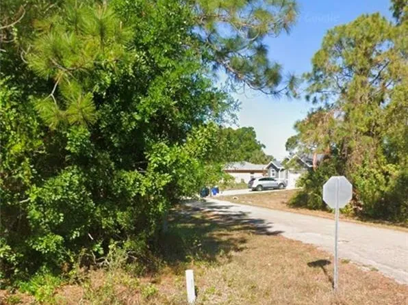 23 Robert AVE, LEHIGH ACRES, FL 33936