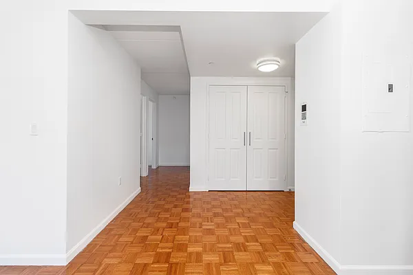 Sold by R New York | media 6