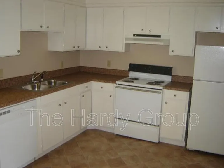310 Spring St #6 — Photo 5