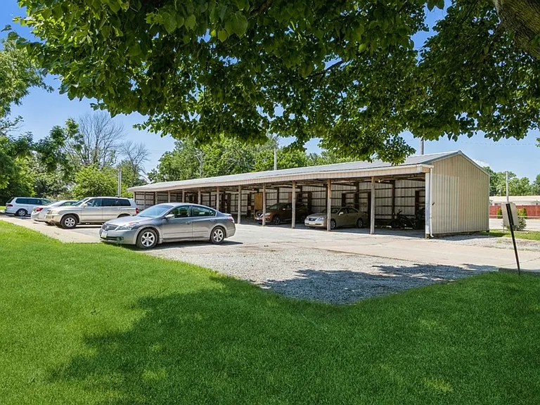 307 N Corn Street — Photo 3