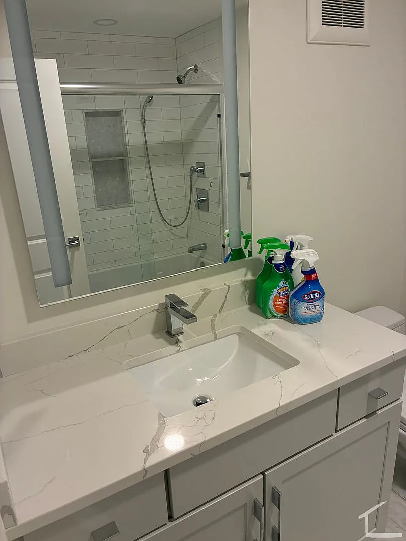 No Fee Suoer nice Condo with Utilities and 2 parking spaces, Laundry and Pool — Photo 4