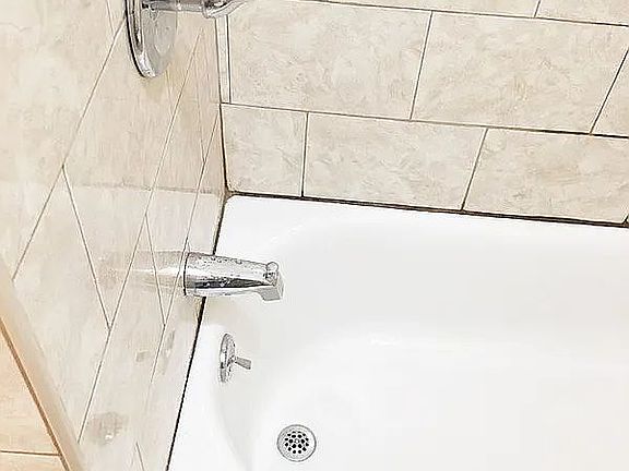 2nd image of 4527 40th St APT 1F