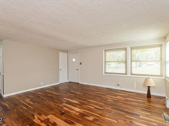 5th image of 3226 N Elmhurst Dr