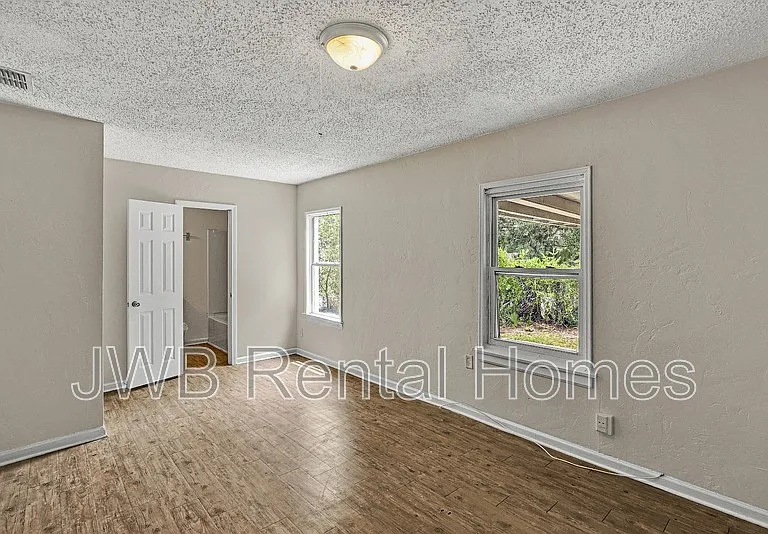 7823 Paul Jones Dr — Photo 5
