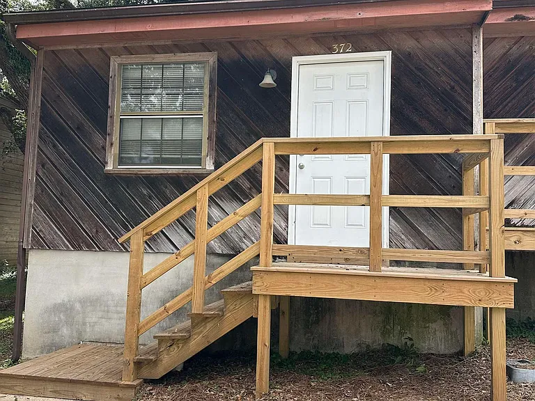 372 Hayden Rd — Photo 1