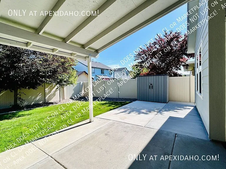 1354 E Argence St — Photo 27