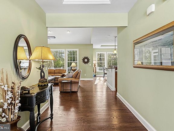 4th image of 32767 Harburg Dr