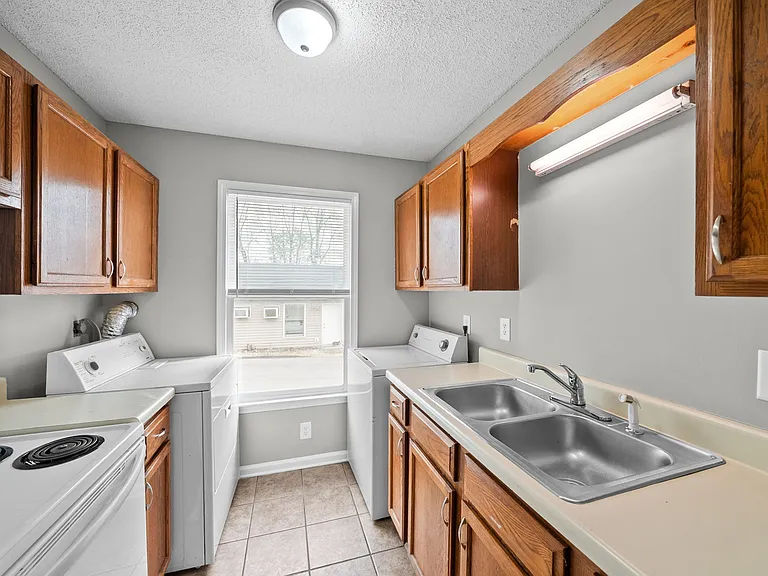 191 Oak St #2 — Photo 7