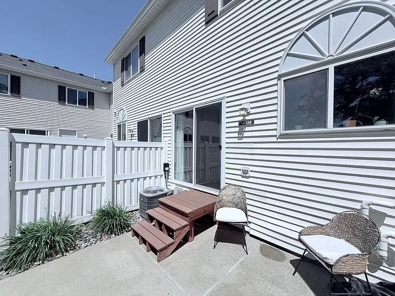 15539 Flight Way — Photo 21