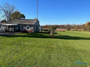 2960 S Crissey Rd, Monclova, OH 43542