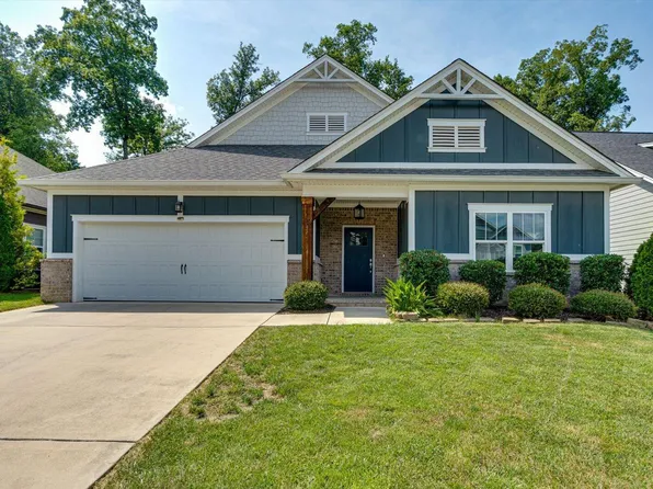 559 Deer Valley Dr, Hixson, TN 37343