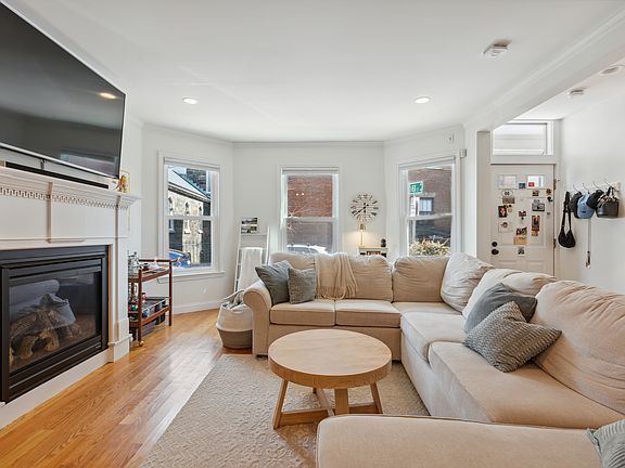 4th image of 6 N Mead St #1
