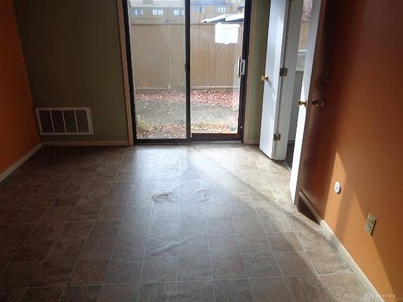 5th image of 4619 Merrick Dr