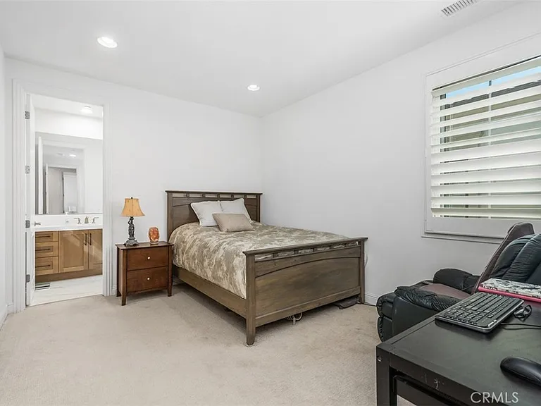 118 Iron Gate — Photo 18