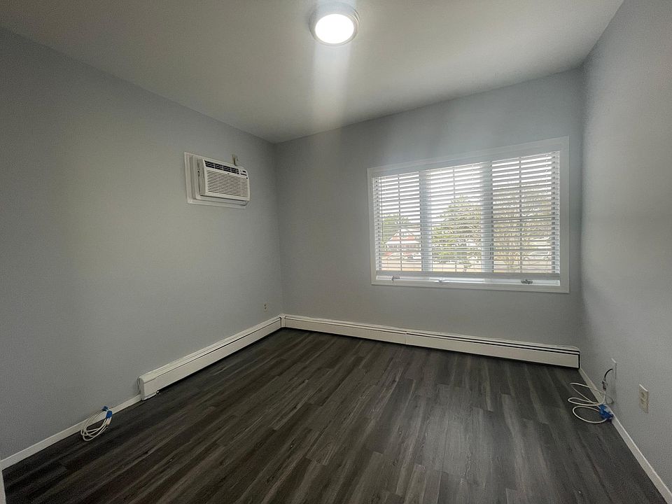1st image of 450 E Park St #3