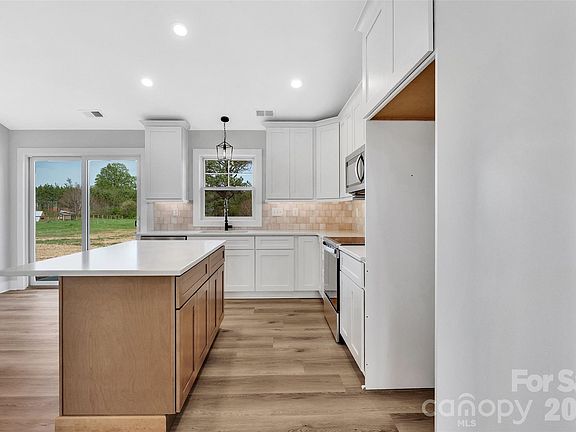 5th image of 1297 Hartsoe Rd