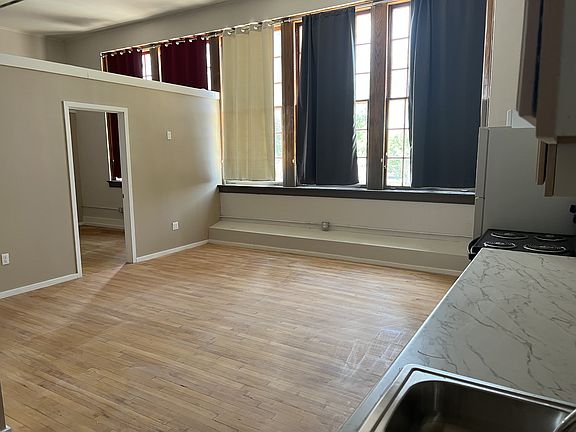 2nd image of 411 Clayton St #11434213
