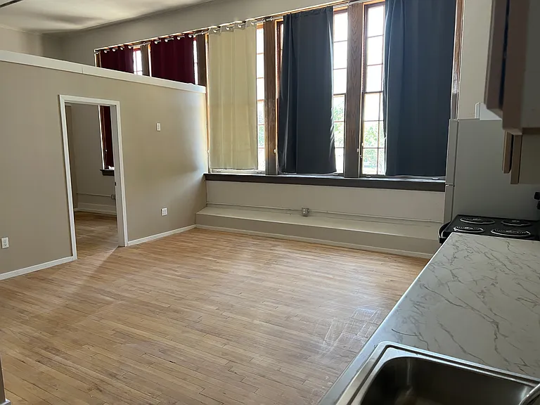 411 Clayton St — Photo 19