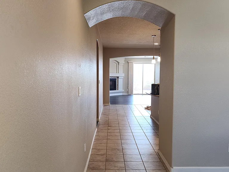 144 La Cuesta Ct NE — Photo 10