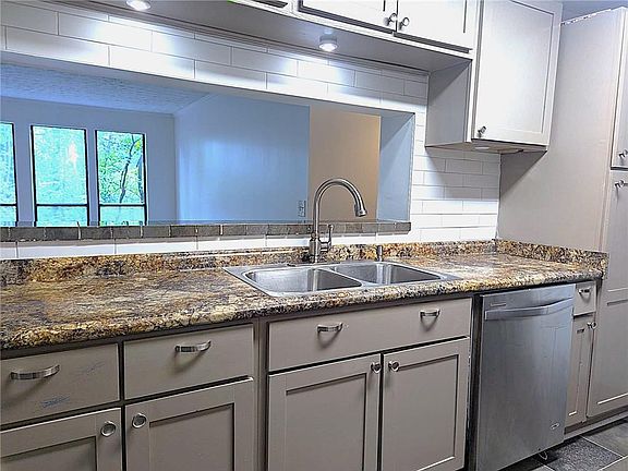 4th image of 101 Warm Springs Cir