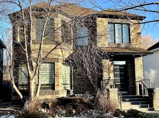 9927 W Scurfield Dr NW, Calgary, AB T3L 1V9