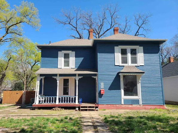 232 N 2nd St, Lindsborg, KS 67456