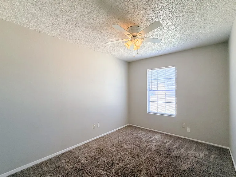 333 Charles St — Photo 12