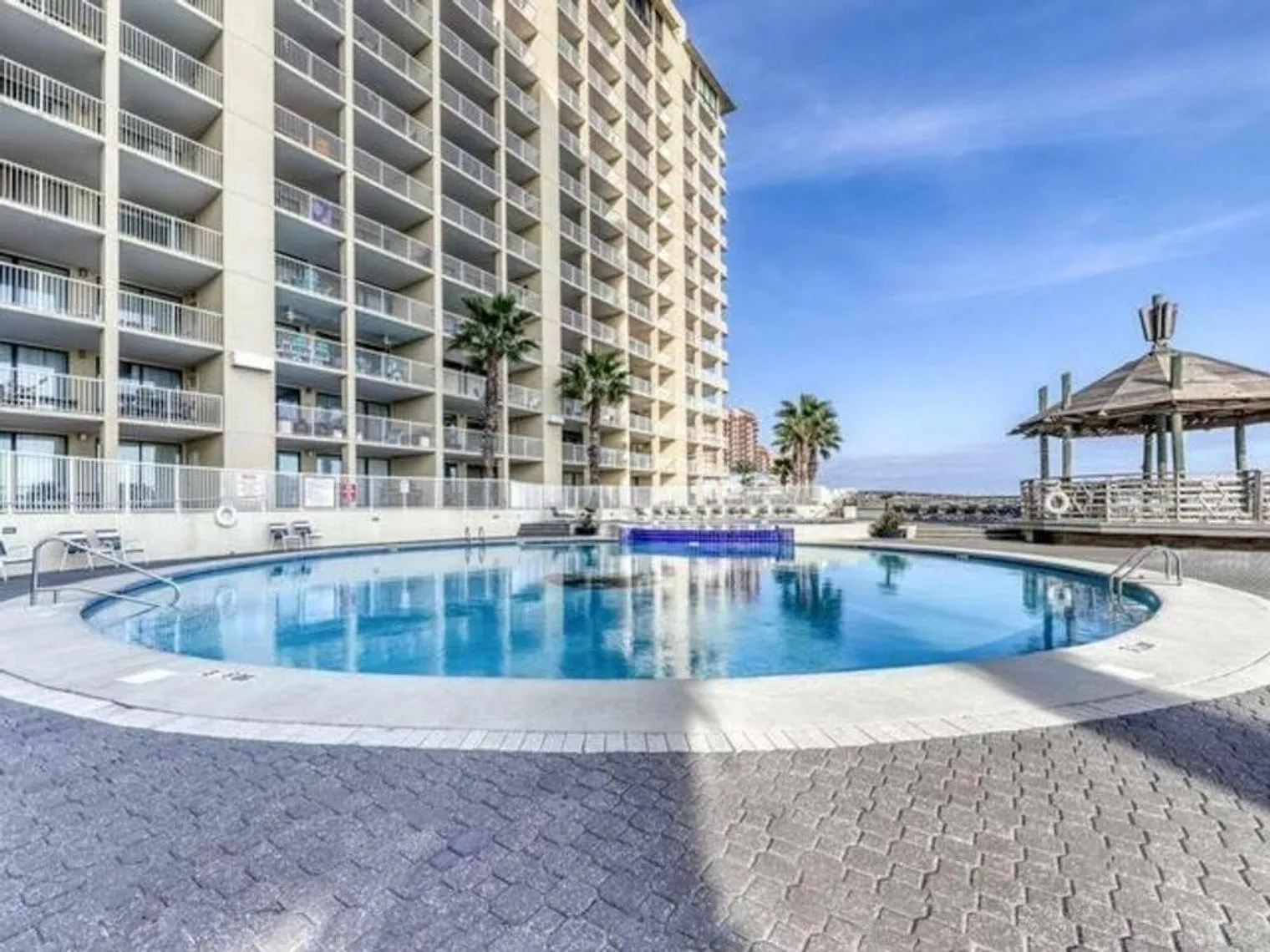 3 bed, 2.0 bath, 1345 sqft, $3,774 — Photo 2