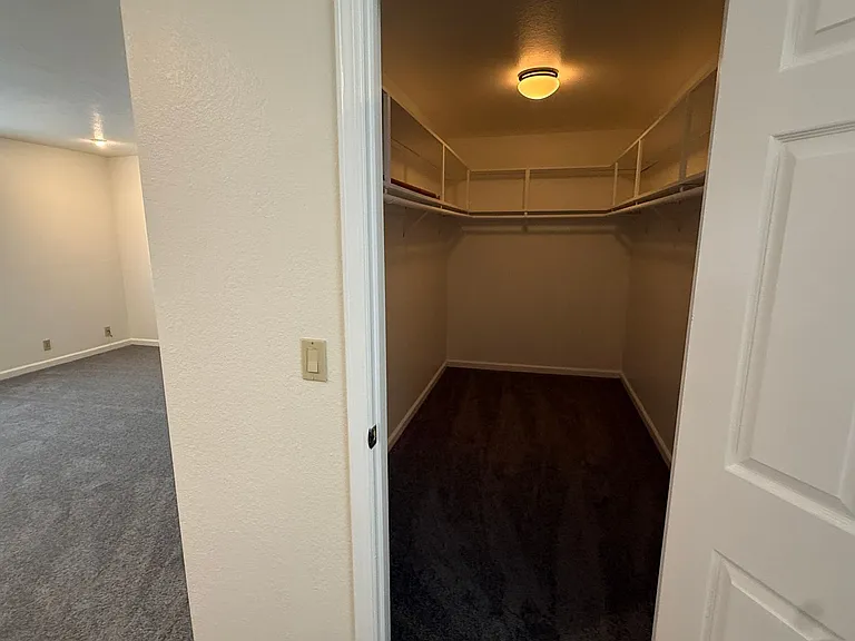 6252 Ridgemont Dr — Photo 17