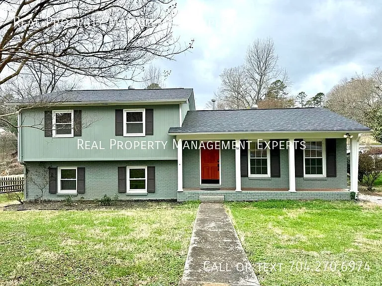 900 Tally Ho Ct — Photo 2