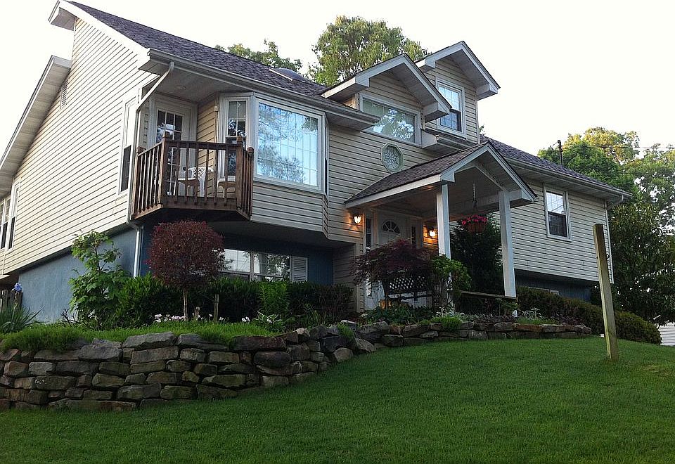 1st image of 6428 Tewksbury Dr