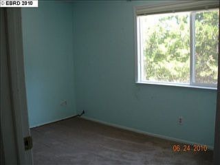 4th image of 28 Park Ln