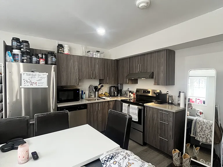 296 Somerset St E — Photo 15