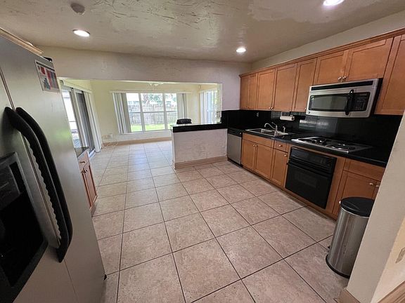 5th image of 3851 NW 4th Place