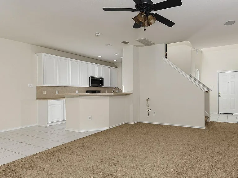 102 Blue Creek Ct — Photo 6
