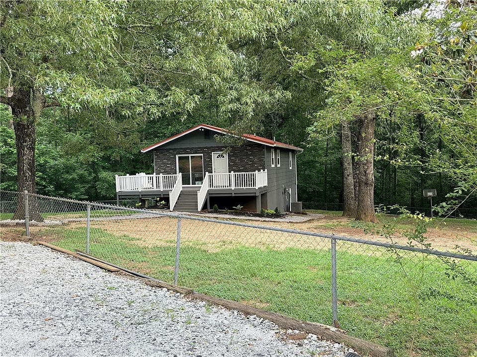1st image of 107 Sweetbriar Trl