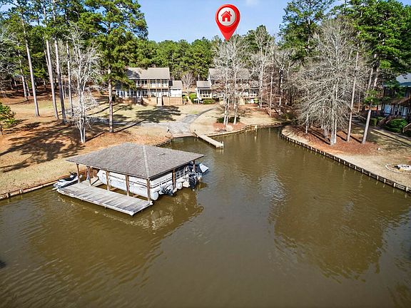 3rd image of 655 Sandy Run Dr