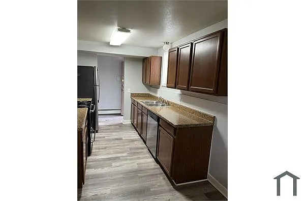 Building Photo - 5401 E Warren Ave #108