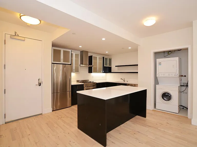 480 14th St #3 — Photo 3