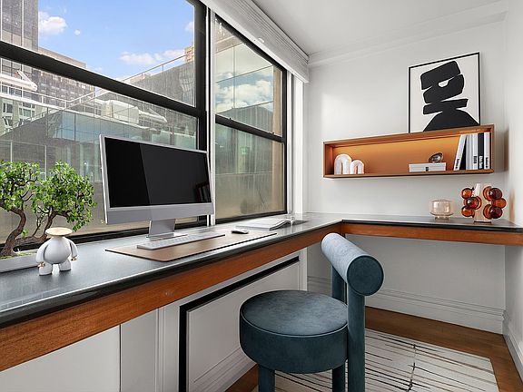 5th image of 112 W 56th St APT 32S