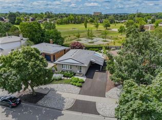 107 Laurentian Dr, Kitchener, ON N2E 1C3