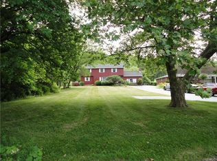 1590 Ridge Rd, Lewiston, NY 14092