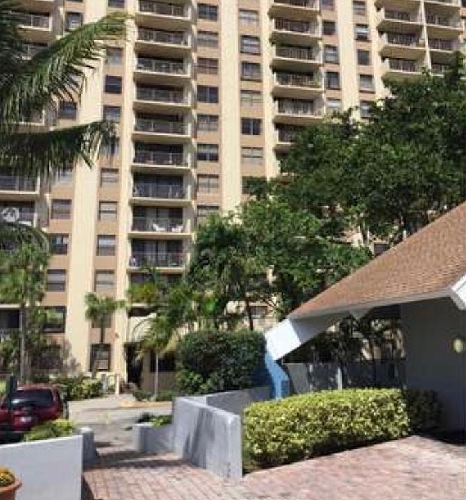 1st image of 1470 NE 123rd St #D203