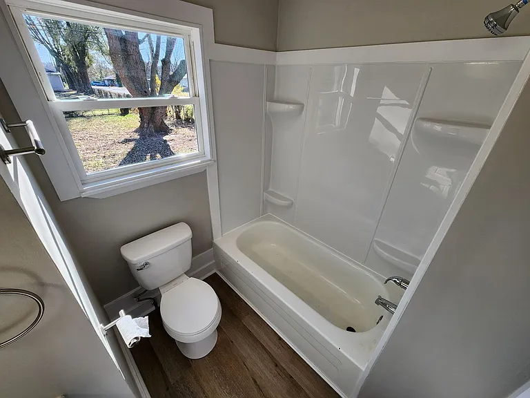 2854 W Walnut St — Photo 18