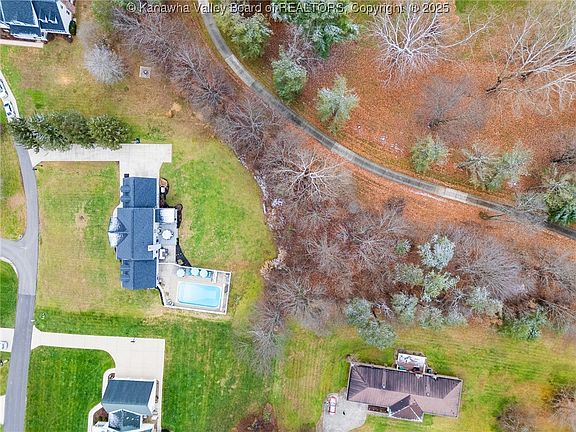4th image of 8 Country Oaks Dr