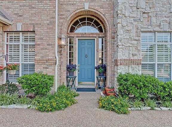 2nd image of 1713 Winding Hollow Ln