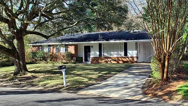 1st image of 610 W Barksdale Dr